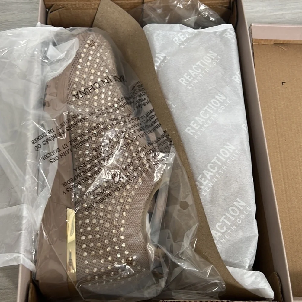 Corley Rhinestone Lace-Up Sneaker Tan size 8 REACTION KENNETH COLE